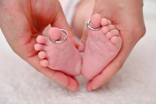 柳林满月宝宝只放屁不排便